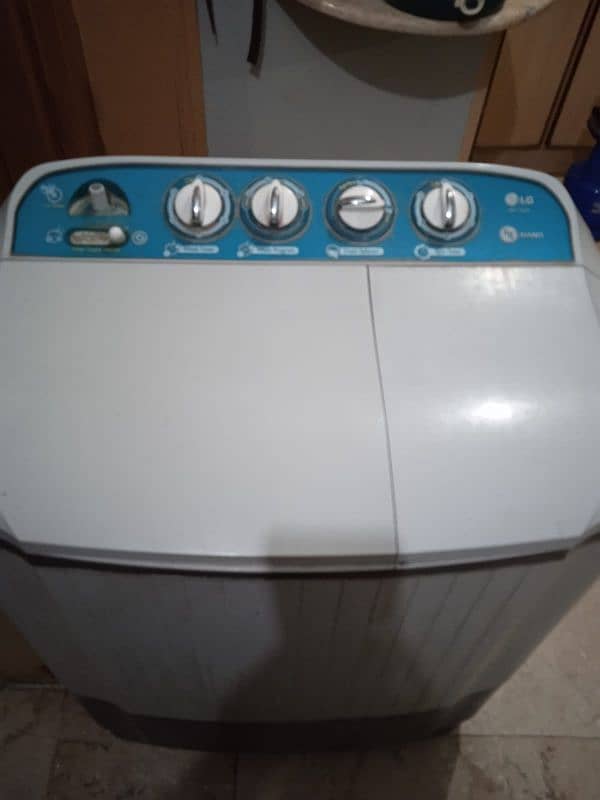 selling Lg washing machine 3