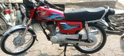 Honda cg 125 in lush condition