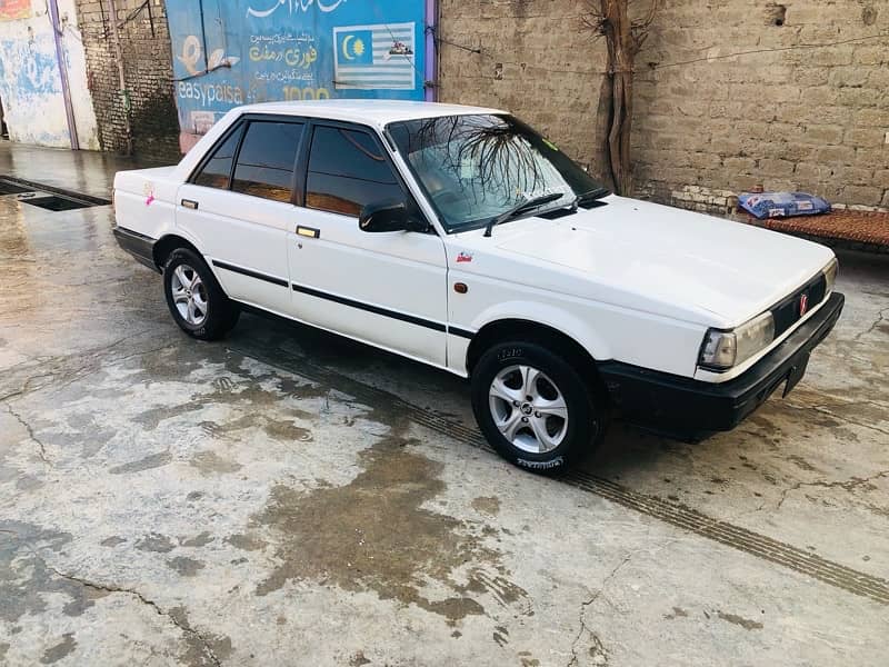 Nissan Sunny 1988 4