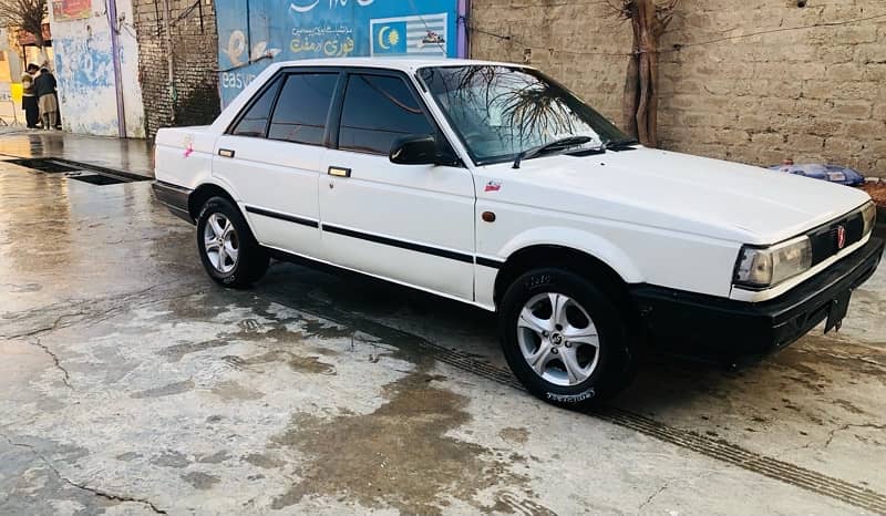 Nissan Sunny 1988 6