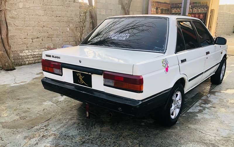 Nissan Sunny 1988 11