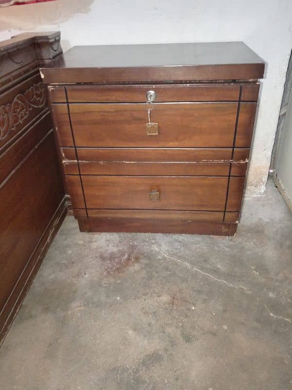 urgent sale furniture condition achi h bilkul 3