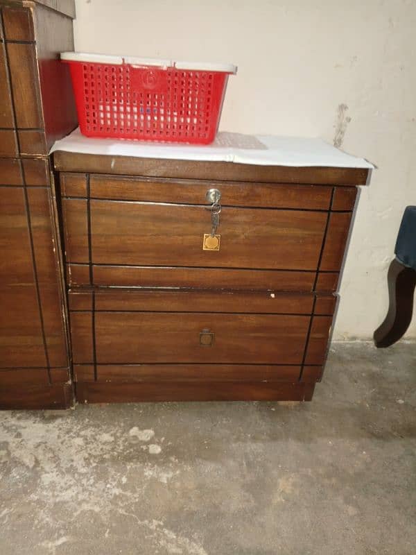 urgent sale furniture condition achi h bilkul 4