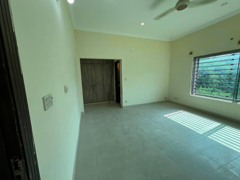 14 marla (40x80) House on rent in G13/3 10