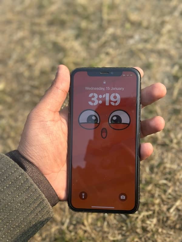 iphone 11 pro factroyunlock 64gb non pta 2