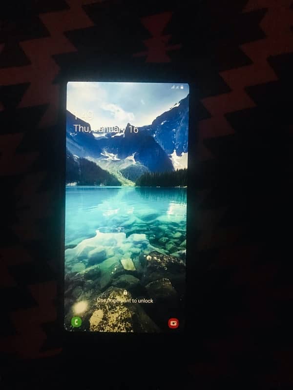 I m selling Samsung a6 plus 5