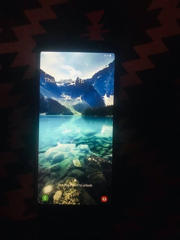 I m selling Samsung a6 plus 6