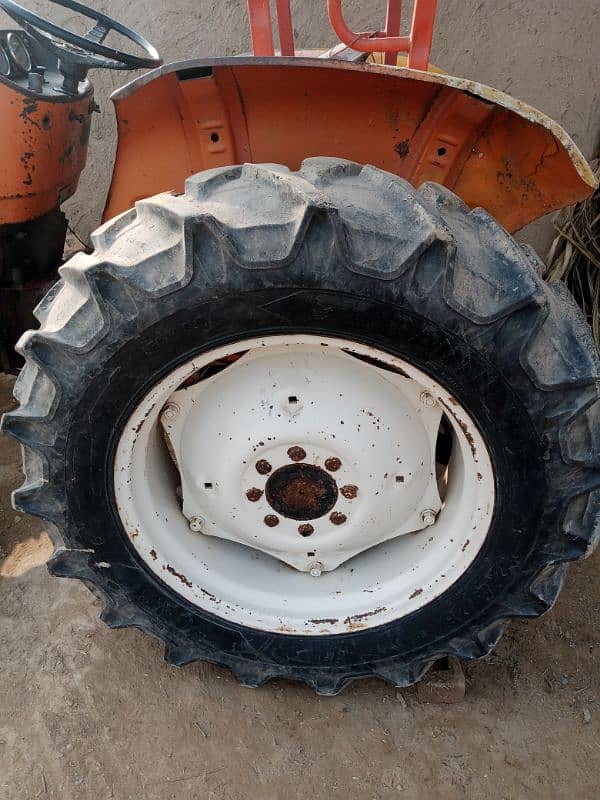 good condition tractor fiat 480 2