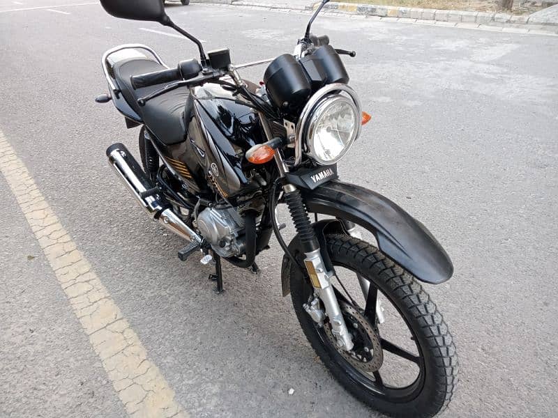 Yamaha YBR125G 2025 11