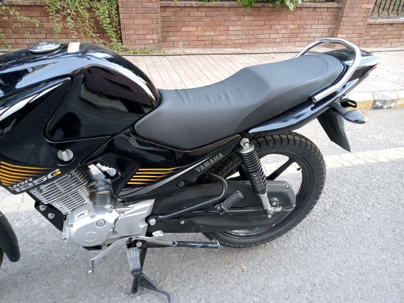 Yamaha YBR125G 2025 14