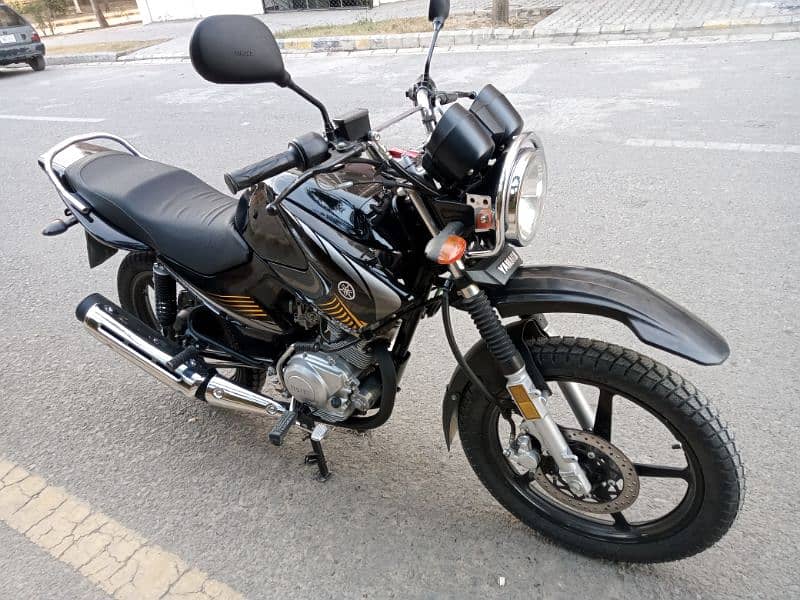 Yamaha YBR125G 2025 15