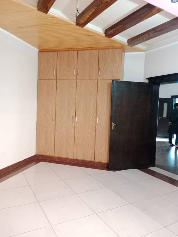 10 Marla Portion For Rent At The Prime Location In Salli Town 2