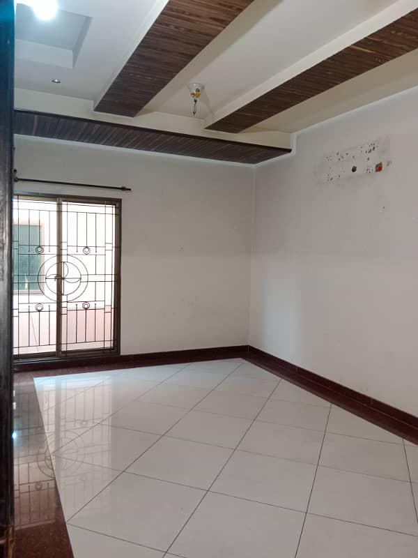 10 Marla Portion For Rent At The Prime Location In Salli Town 3