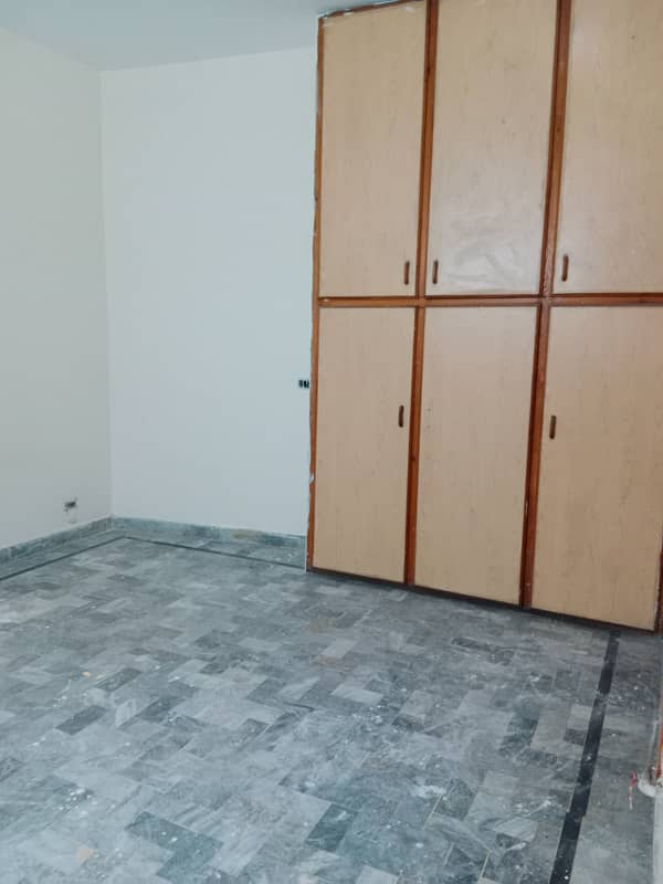 20 Marla Upper Portion For Rent At Thr Prime Location In Guldasht Town B Block 3