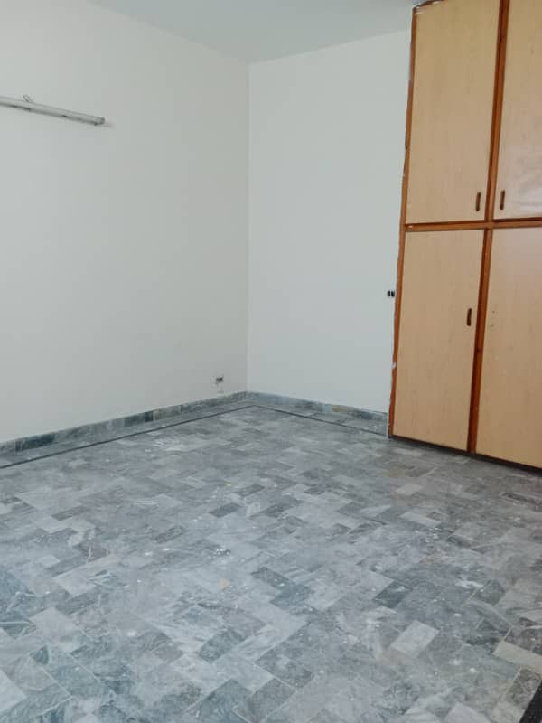 20 Marla Upper Portion For Rent At Thr Prime Location In Guldasht Town B Block 5