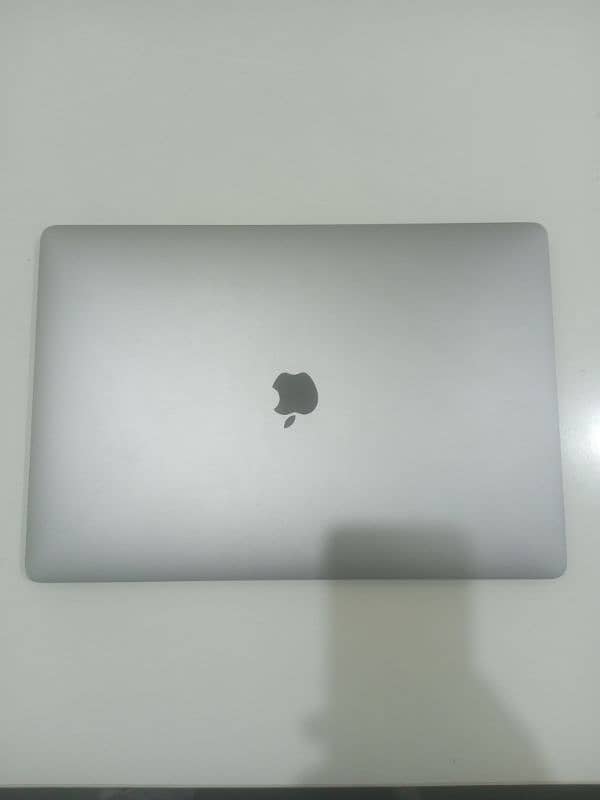 MacBook Pro 2019 i9 0