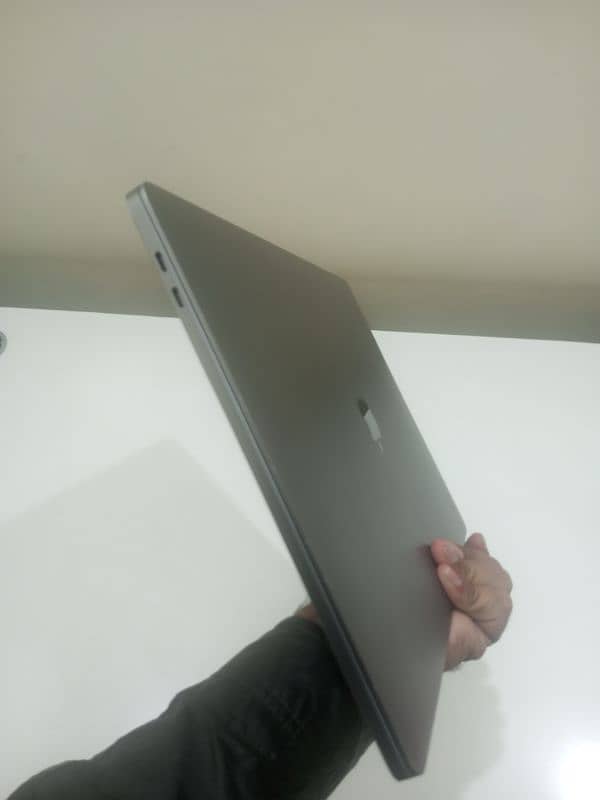 MacBook Pro 2019 i9 2