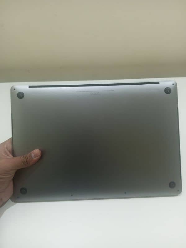 MacBook Pro 2019 i9 4