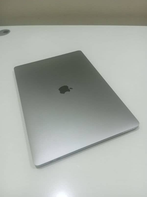 MacBook Pro 2019 i9 5