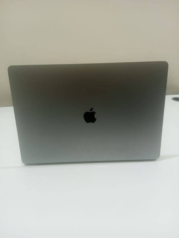 MacBook Pro 2019 i9 6