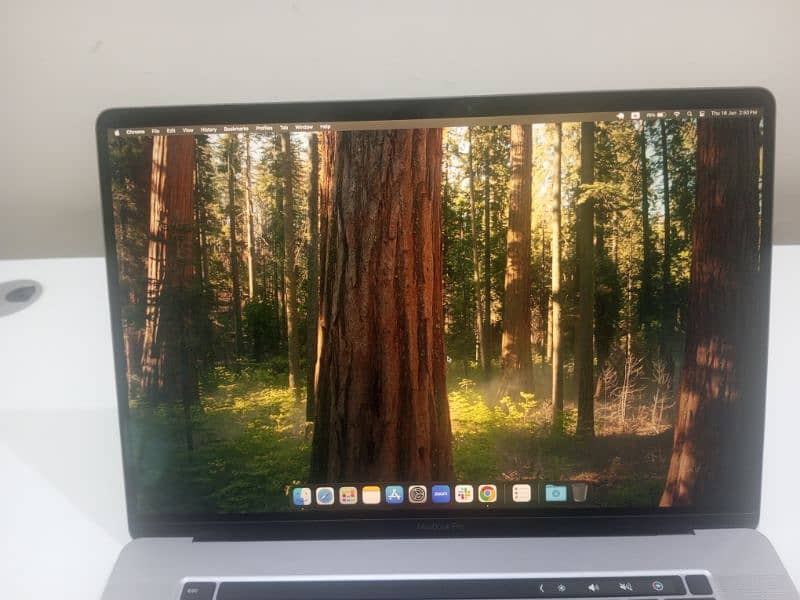 MacBook Pro 2019 i9 11