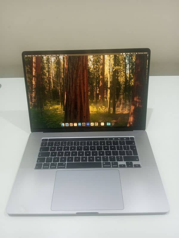 MacBook Pro 2019 i9 13