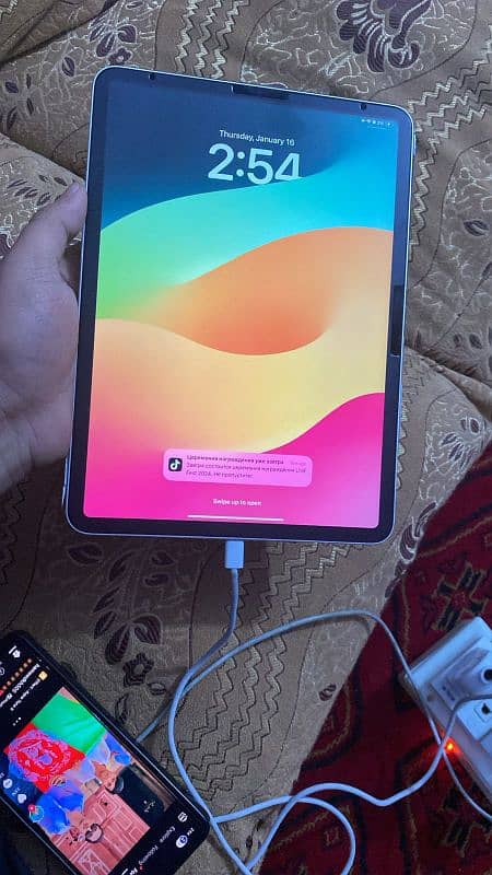 ipad m2 11 inch silver colour 10 by 10 full fresh no scratch  full box 1