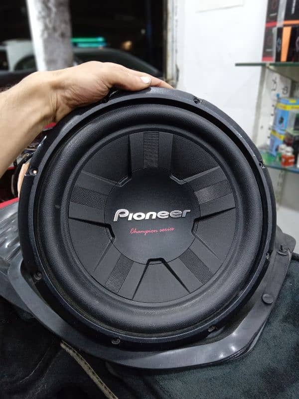 pioneer D4 amplifier supported woofer 1