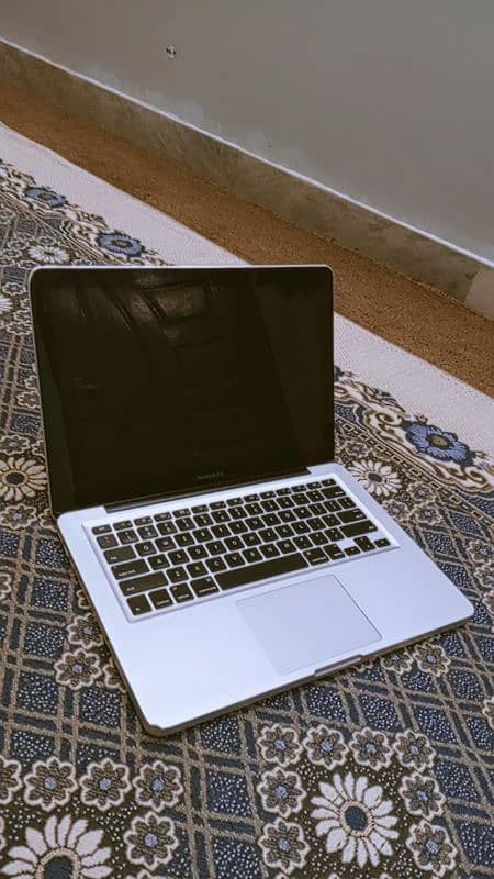 MacBook Pro 12 (13-inch, Mid) 0