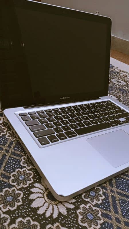 MacBook Pro 12 (13-inch, Mid) 1