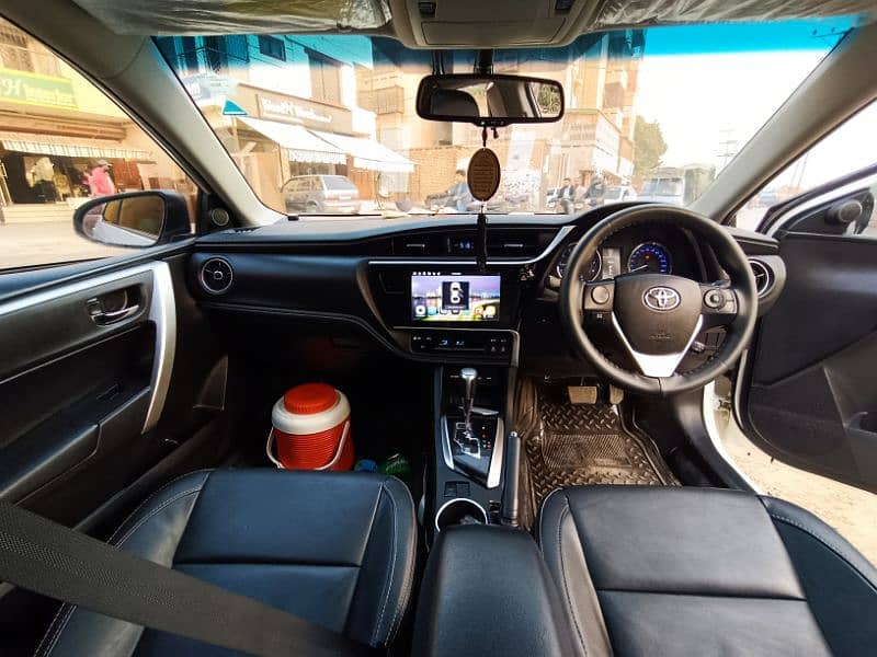 Grande X 1.8 2022 Black interior 9