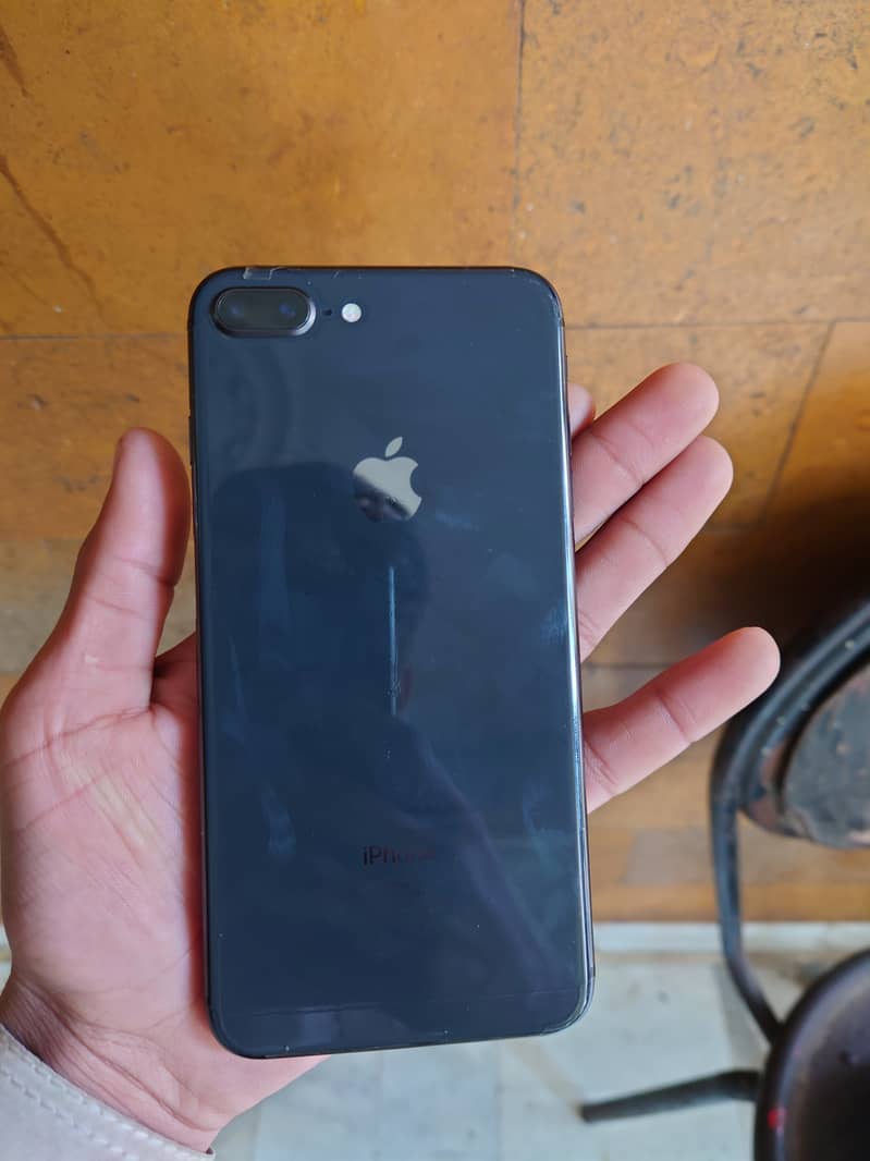 Apple iPhone 8 Plus 0