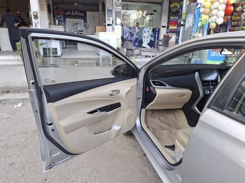 Toyota Yaris ATIV x cvt 1.3 2022 Model Islamabad Registered 3