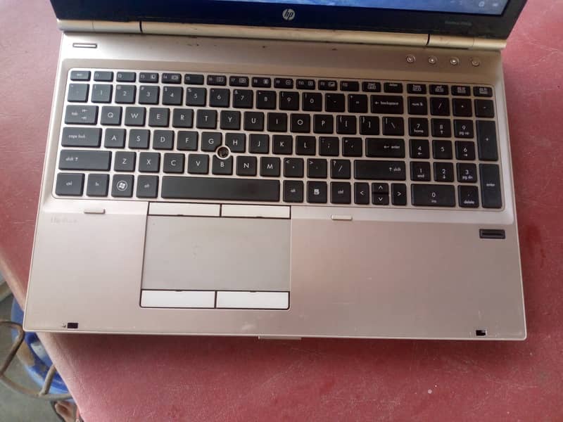 HP elitebook 8560p 2