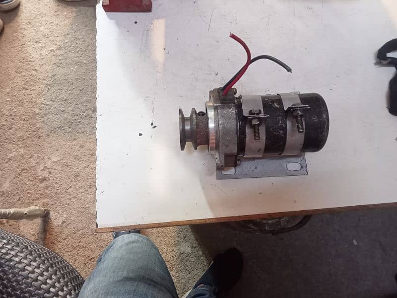 12/Volt DC Motor 2