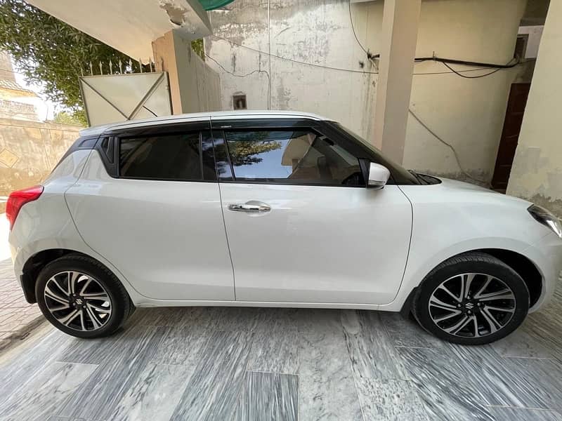 Suzuki Swift 2023 1