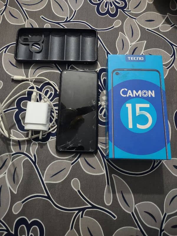 Tecno camon 15 (4gb 46gb) complete saman fould only frant glass brake 4