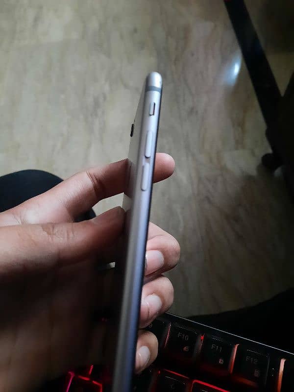 Iphone 6 with cover and wire 6