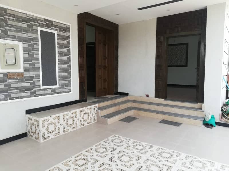 Beautiful Corner Designer House grand portion for rent 0