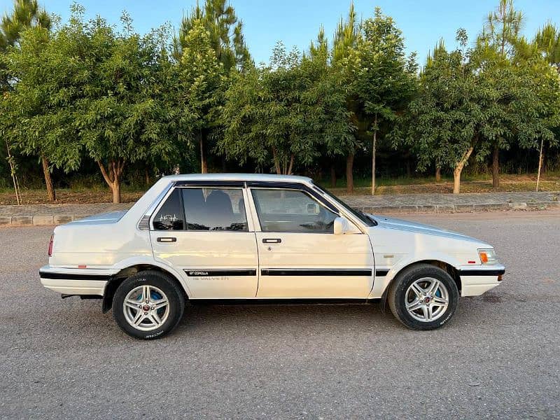 Toyota Corolla 1986 4