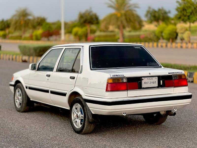 Toyota Corolla 1986 7