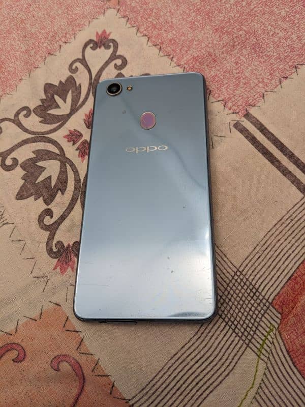 OPPO F7 1