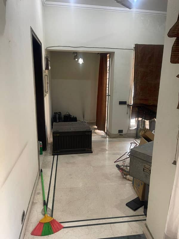 10 Marla Beautiful House on Prime Location Available for Sale in AA Block Phase 4 DHA Lahore 18