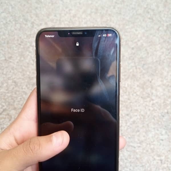 Iphone xs max official pta approved 7