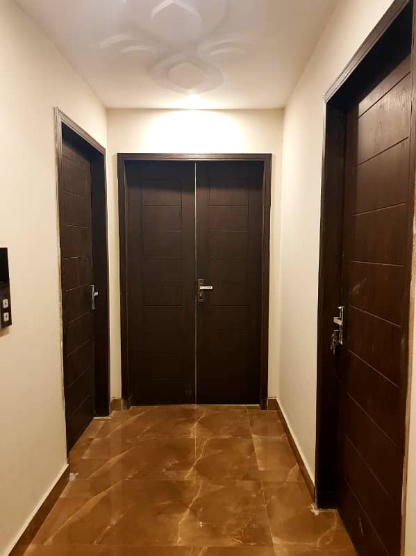 525 Square feet One Bed Apartment For Sale at Investor Rate Sector E Bahria Town lahore 3