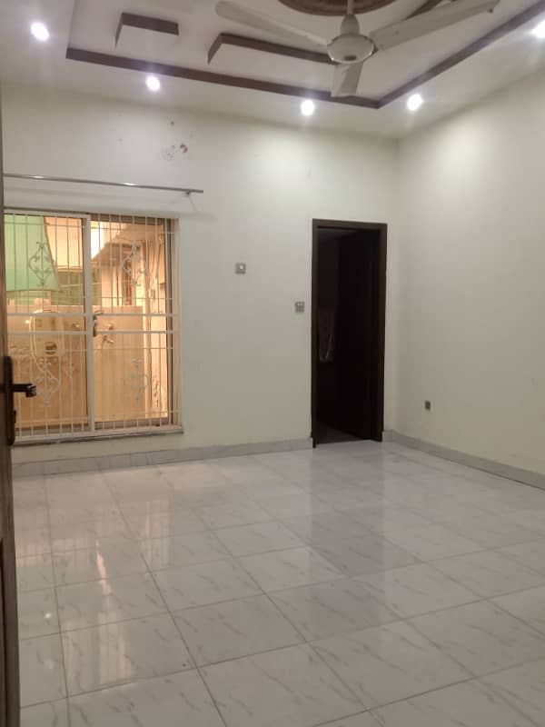 Prime Location 10 Marla House for Rent in Tulip Block, Park View City Lahore 1