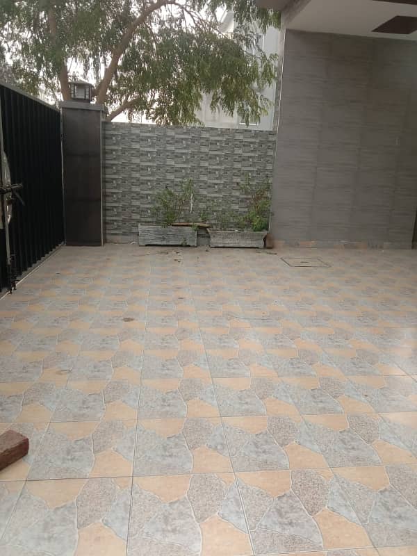 Prime Location 10 Marla House for Rent in Tulip Block, Park View City Lahore 2