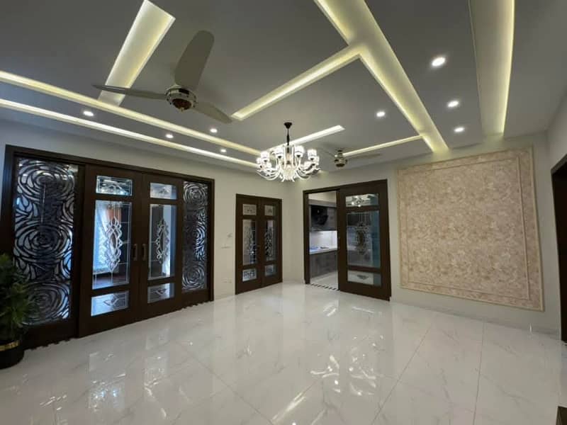 2 Kanal Facing Park House For Sale 6 Beds Cinema Hall Swimming Pool 40