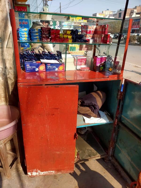 Stall Counter (iron and Glass) 3