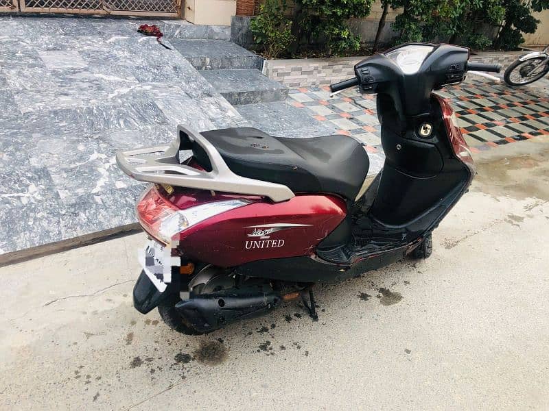 United Scooty 100cc 2